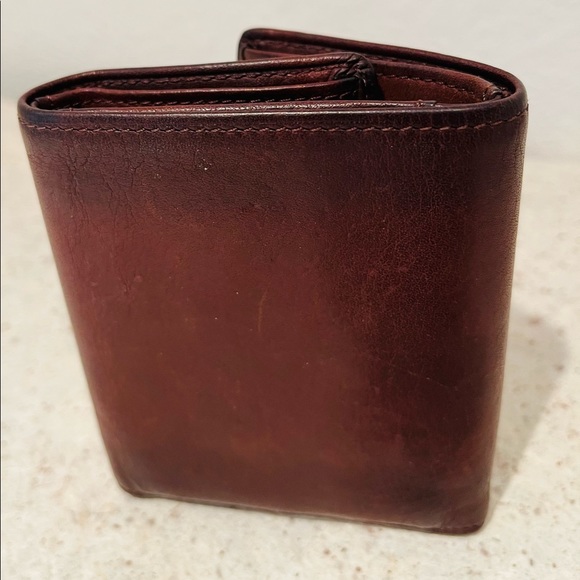 Dark brown trifold leather wallet. Slim compact design. Luxury supple leather. - Picture 2 of 4